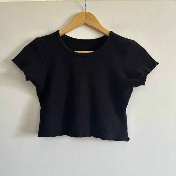 Brandy Melville Tops - Brandy Melville John Galt Black Waffle Knit Cropped Baby Tee size Small EUC